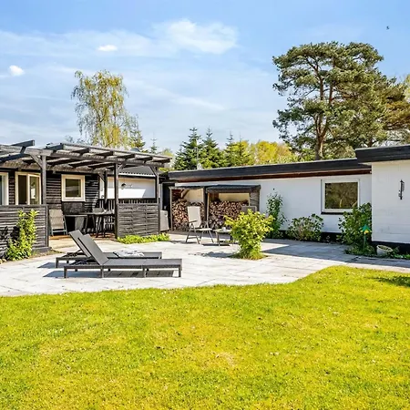 Annastasia - 400m From The Sea By Interhome