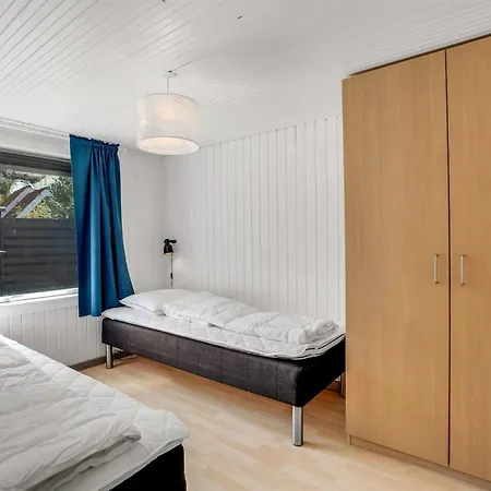 Annastasia - 400m From The Sea By Interhome בית נופש Bøtø By