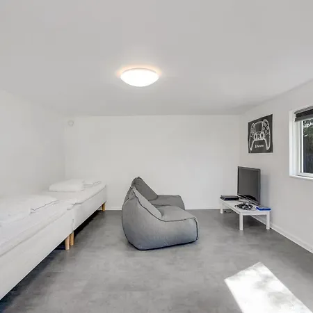 בית נופש Annastasia - 400m From The Sea By Interhome Bøtø By