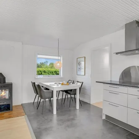 Annastasia - 400m From The Sea By Interhome Bøtø By